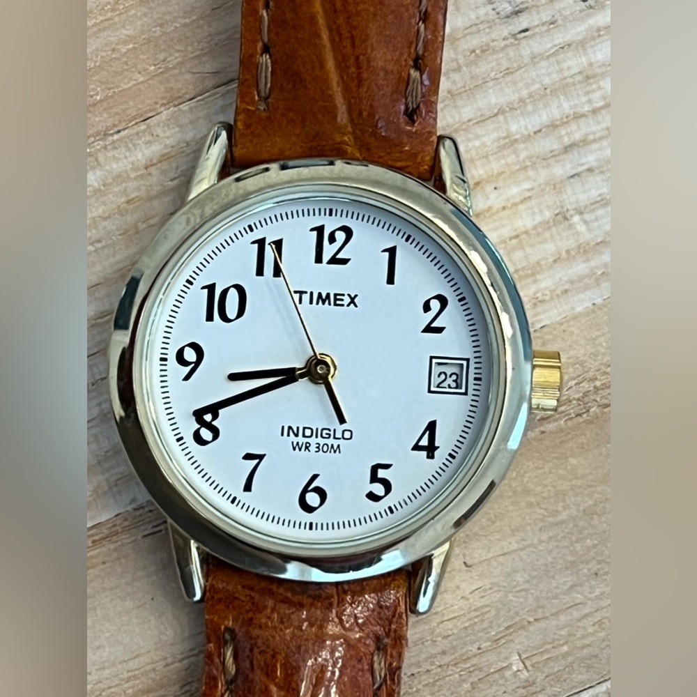 Timex Indiglo Ladies Watch Genuine Leather Strap White Dial Gold Case